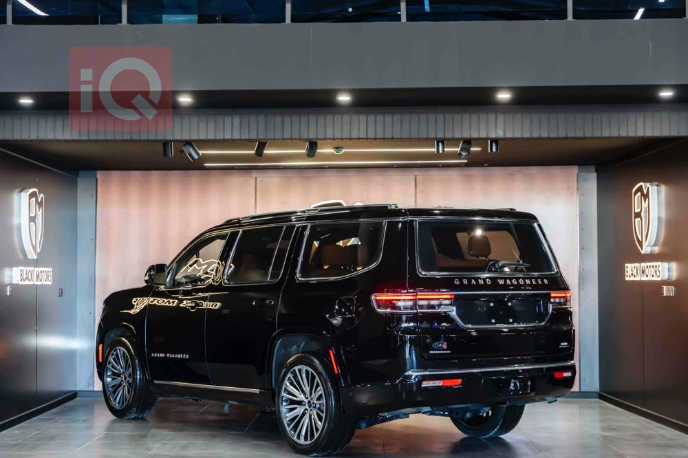 Jeep Grand Wagoneer